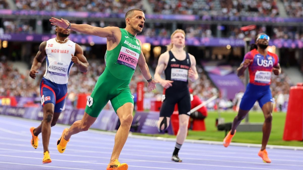 Athmani celebrates winning the gold medal Paris 2024. GETTY IMAGES