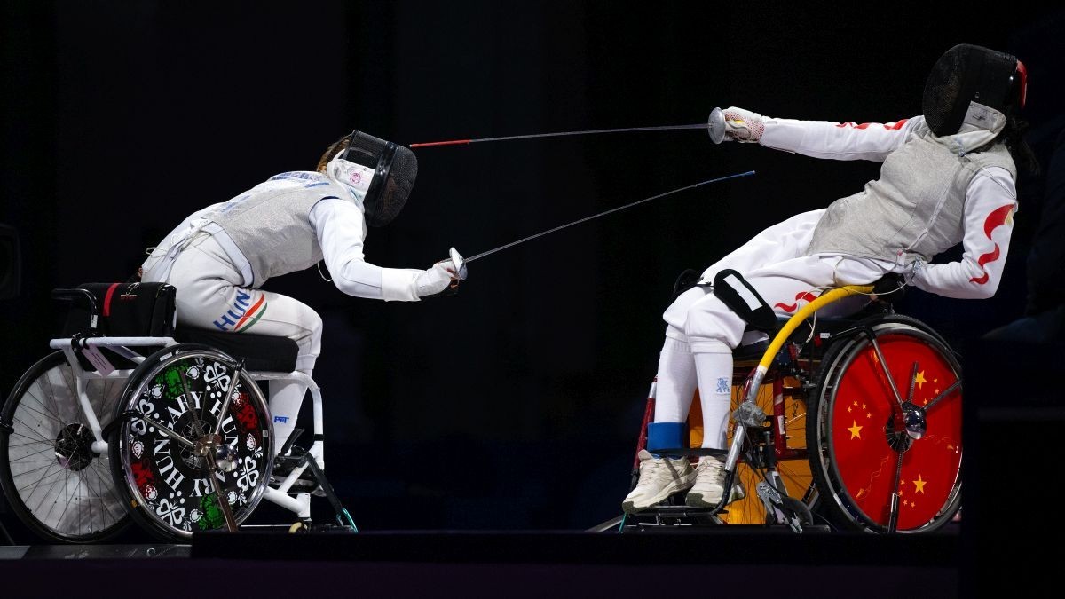 Hungary and China compete in Wheelchair Fencing in Paris 2024. GETTY IMAGES